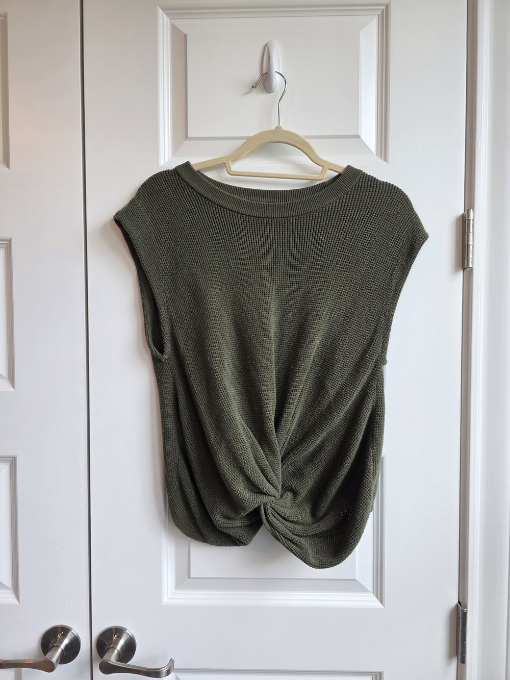 Lee Women’s XL Olive Green Sleeveless Knit Twist Front Top